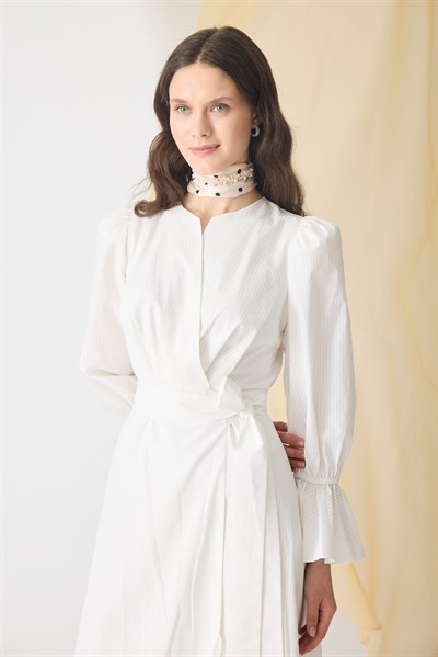 Lumiere Volanlı Beyaz Kaftan Elbise