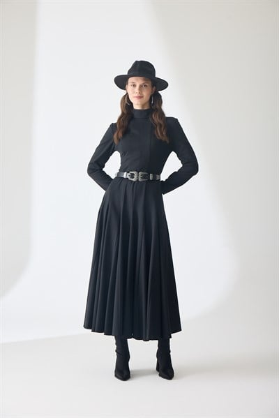 Noir Pioneer Elbise