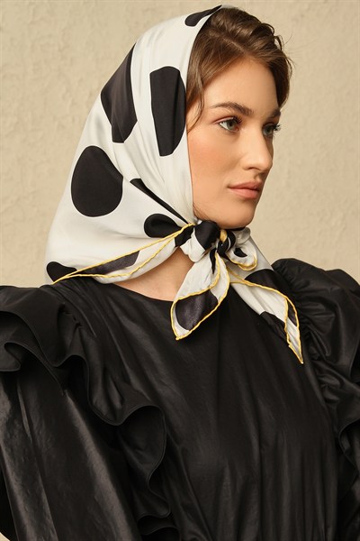 Puanlı Eşarp