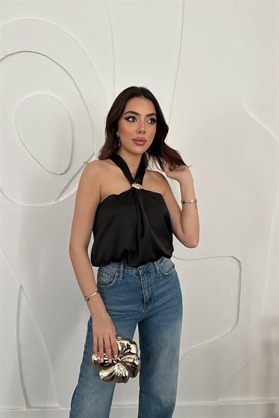 Siyah Toka Detaylı Bluz