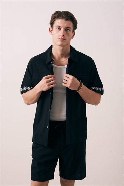 OVERSIZE FIT NAKIŞLI CEP DETAYLI GÖMLEK
