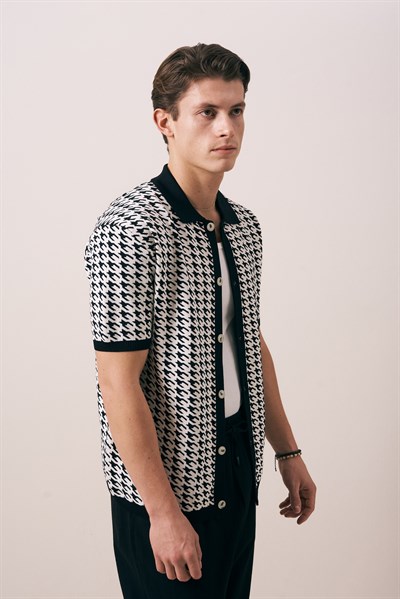 REGULAR FIT GEOMETRİK DESEN TRİKO GÖMLEK