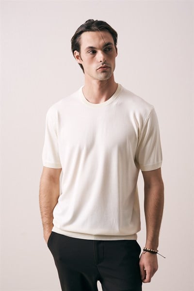 REGULAR FIT KOL ÖRGÜ DETAYLI TRİKO T-SHIRT