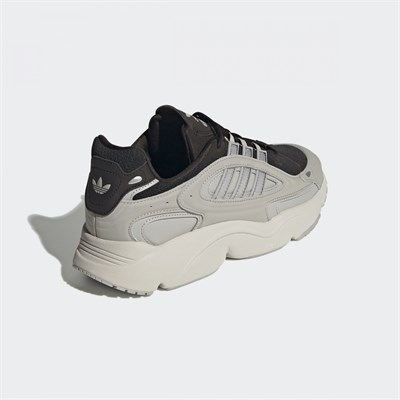 Ozmillen Sneaker