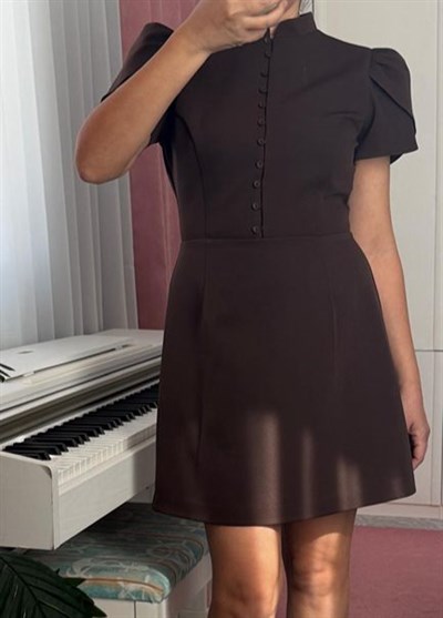 DÜĞMELİ KAHVE ELBİSE