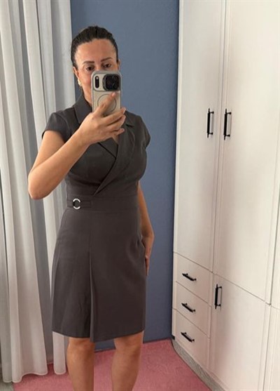 ETEĞİ PİLE DETAYLI ELBİSE