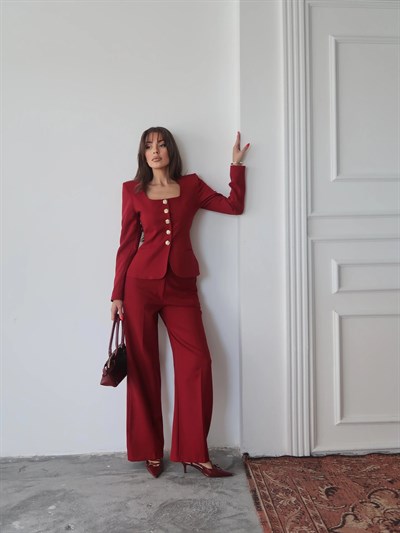 KARE YAKA DÜĞMELİ TAKIM BORDO