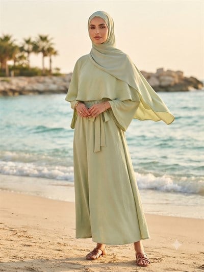 Beli Lastikli Çıkarılabilir Pelerin Detaylı Elbise Haki