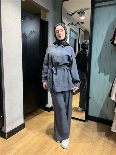 Yaka Düğmesi Detaylı Modal Takım Füme
