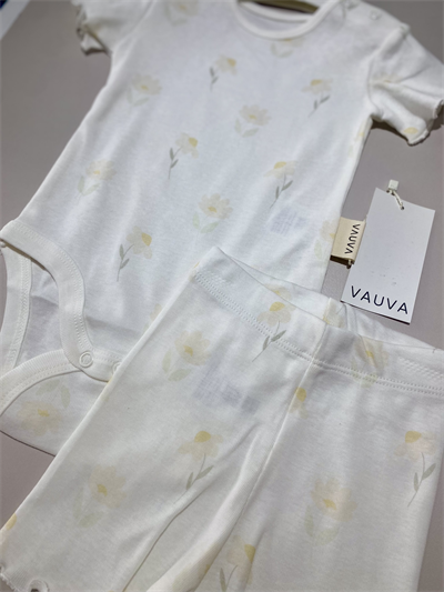 Bebek Zıbın & Şort Takımı – Çiçek Desenli