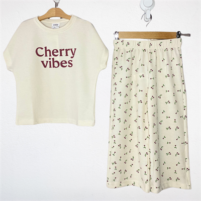 Kız Çocuk Baskılı Waffle Kumaş Tişört ve Pantolon Takım