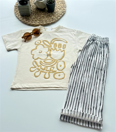 Çocuk Takım – Krem Tişört & Çizgili Pantolon