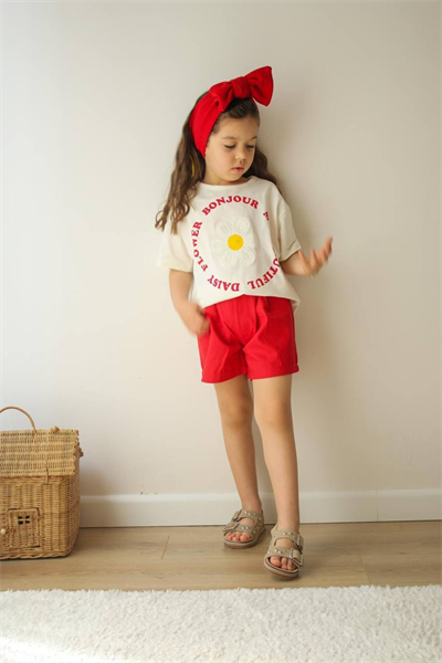 Kız Çocuk Çiçek Nakışlı Tişört ve Şort Takım Kırmızı