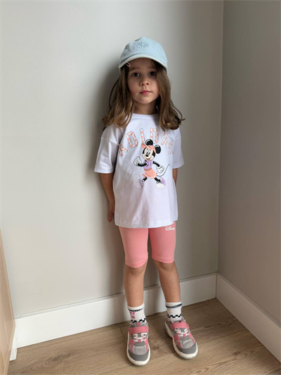 Kız Çocuk Disney Minnie Mouse Baskılı Tişört ve Şort Takım