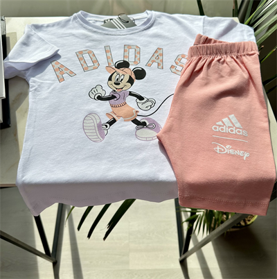 Kız Çocuk Disney Minnie Mouse Baskılı Tişört ve Şort Takım