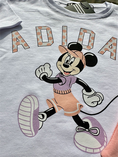 Kız Çocuk Disney Minnie Mouse Baskılı Tişört ve Şort Takım