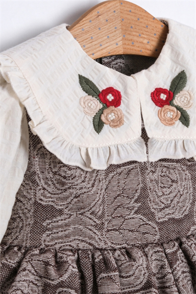Kız Bebek Nakışlı Bebe Yaka Elbise Kahverengi