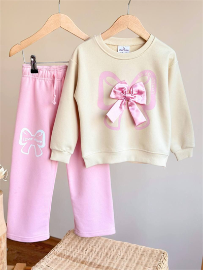 Kurdele Aplikeli Pembe Kız Çocuk Takımı – Sweatshirt & Boru Paça Alt, 2–8 Yaş