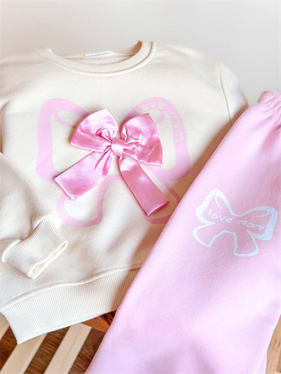 Kurdele Aplikeli Pembe Kız Çocuk Takımı – Sweatshirt & Boru Paça Alt, 2–8 Yaş