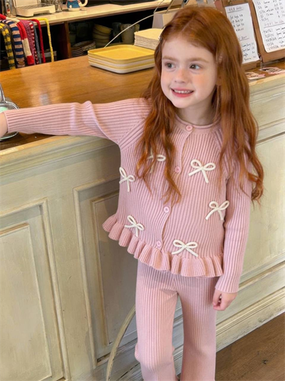 Kurdele Aplikeli Pembe Triko Takım – Kız Çocuk, 3–10 Yaş