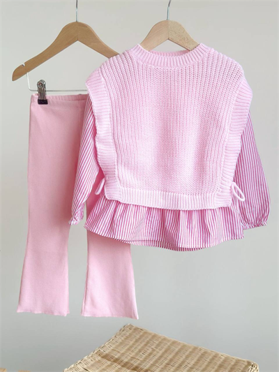 Pembe Fırfır Detaylı Kombin Takım – Örme & Gömlek Kumaş Üst + Boru Paça Alt