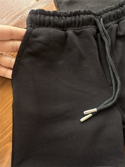 Siyah Tişört ve Şort Takım