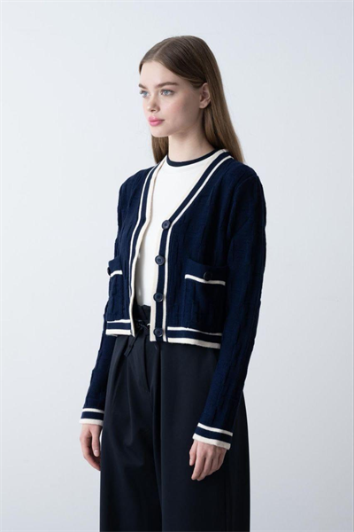 Cep detaylı triko hırka