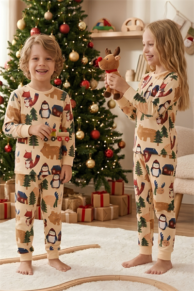 %100 Pamuk Interlok Kız Ve Erkek Çocuk Yılbaşı Pijaması Ekru Kış Ormanı Temalı Pijama Takımı