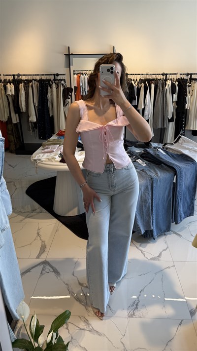 Tasarım Yaka Detaylı Crop 