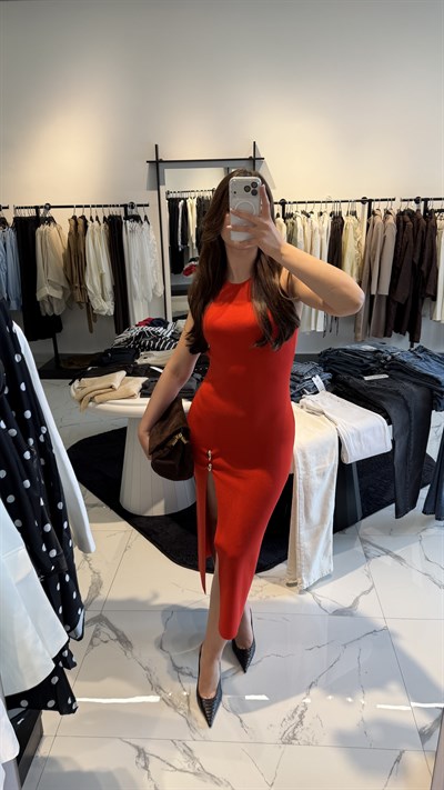 Yırtmaç Detaylı Midi Elbise 