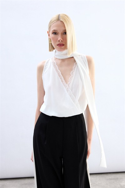 Dantel Detaylı Bodysuit Bluz - Ekru