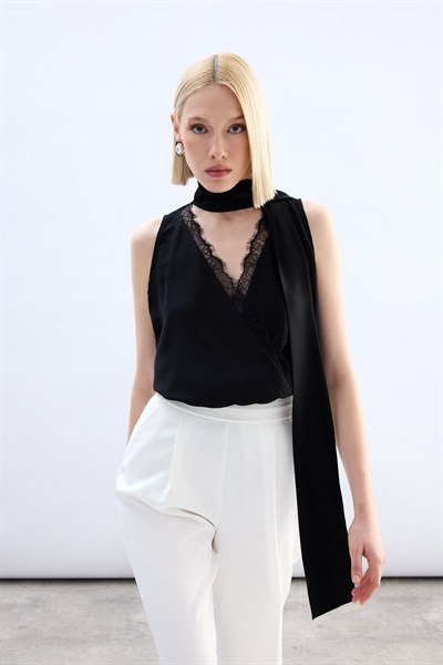 Dantel Detaylı Bodysuit Bluz - Siyah