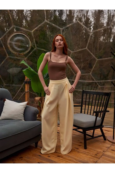 Kadın Askılı Slim Fit Bodysuit Metal Detaylı Şık Yazlık Bodysuit