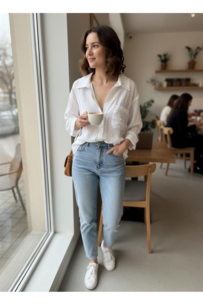 Kadın Beyaz Oversize Tek Cepli Transparan Dokulu Gömlek – Rahat Kesim Basic Şık Gömlek