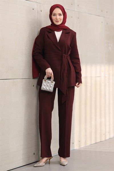 Kuşaklı Blazer Tesettür Takım – Ceket Pantolon Şık ve Modern İkili Takım