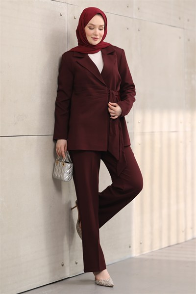 Kuşaklı Blazer Tesettür Takım – Ceket Pantolon Şık ve Modern İkili Takım