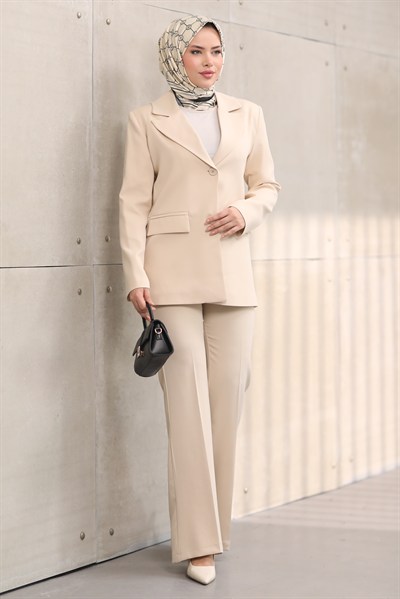 Blazer Ceket Pantolon Tesettür Takım – Klasik Kesim Şık ve Modern İkili Takım