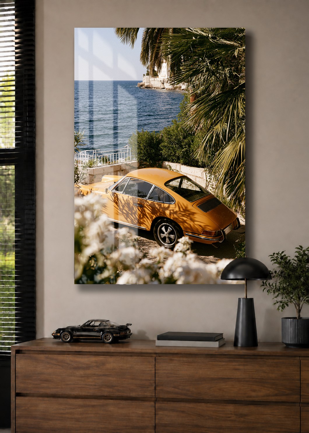 Sarı Klasik Porsche Sahil Cam Tablo