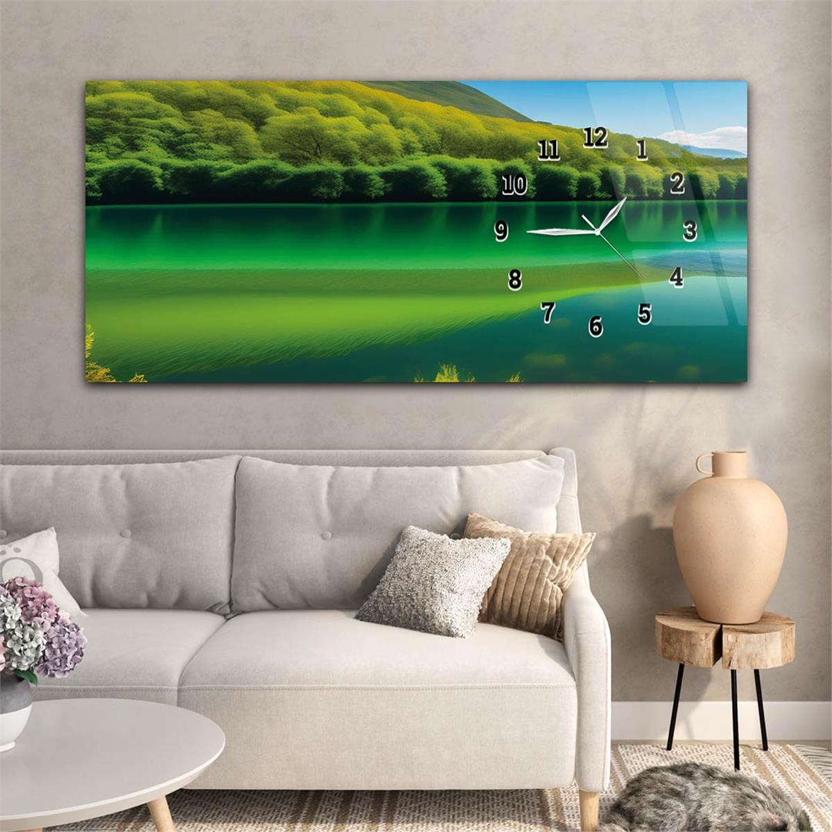 Horizontal bedrucktes Glas mit Kunst und Naturthema und einer Uhr an der Seite 179