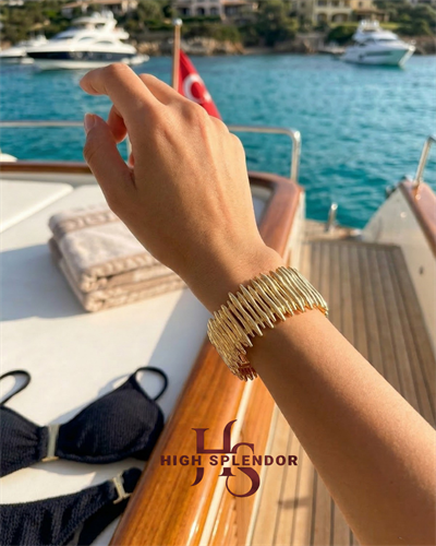 Julia Gold Bİleklik