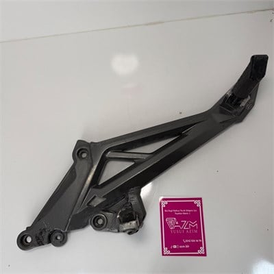 CF MOTO NK400 SOL ÖN ARKA SÜRÜCÜ VE YOLCU AYAKLIK BASAMAK DEMİRİ ORJ ÇIKMA