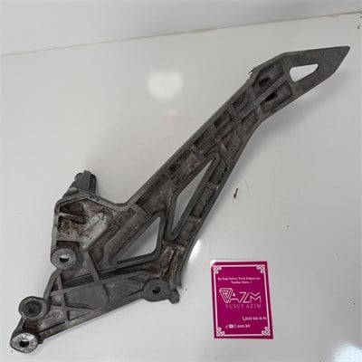 CF MOTO NK400 SOL ÖN ARKA SÜRÜCÜ VE YOLCU AYAKLIK BASAMAK DEMİRİ ORJ ÇIKMA