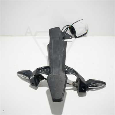 CF 250 SR ARKA ÇAMURLUK KUYRUĞU,ARKA SİNYAL,PLAKALIK IŞIĞI VE ÇAMURLUK DEMİRİ YAMUK ORJİNAL ÇIKMA 