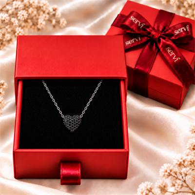 Servi 925 Ayar Gümüş Midnight Love Siyah Zirkon Taşlı kalp Figürlü Kolye