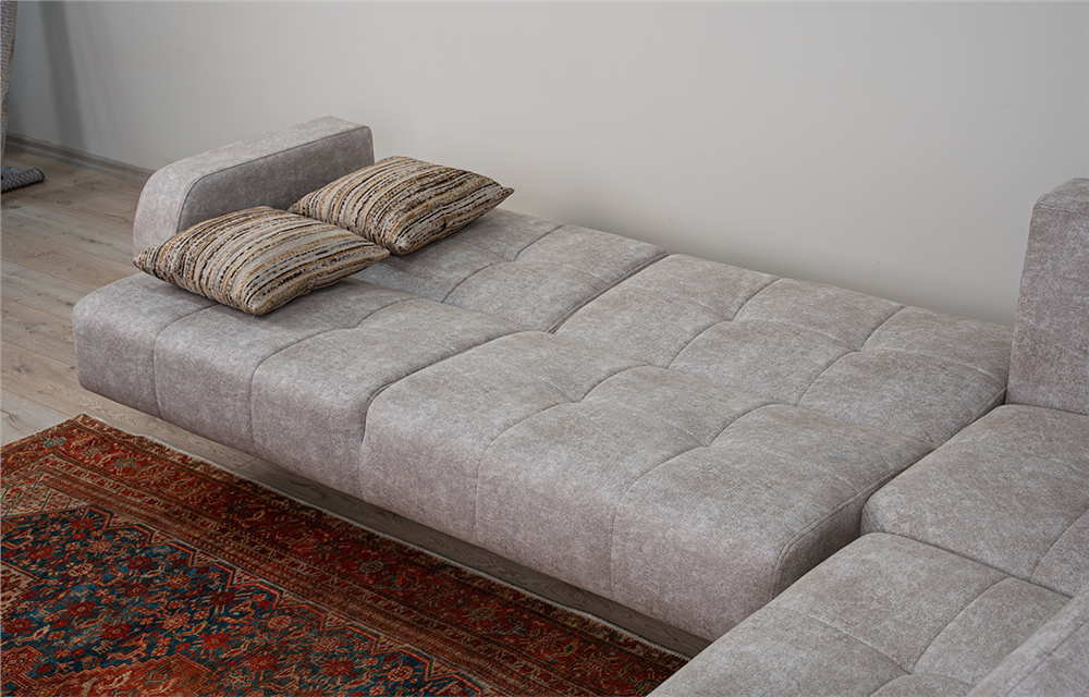 Klara Künc Divan (Sağ)