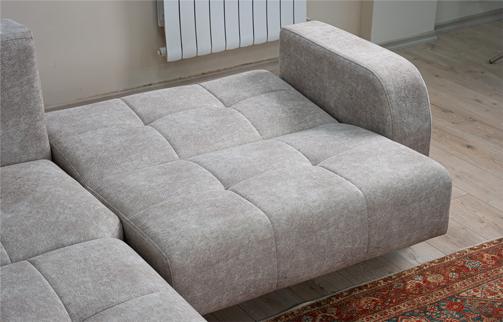 Klara Künc Divan (Sağ)