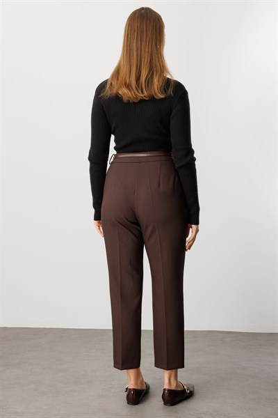 Ekol Beli Kemerli Dar Paça Pantolon Kahve