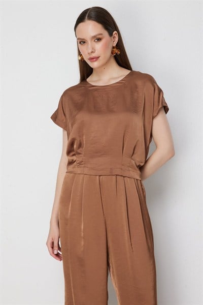 On Pile Detaylı Düşük Kollu Bluz MOCCA