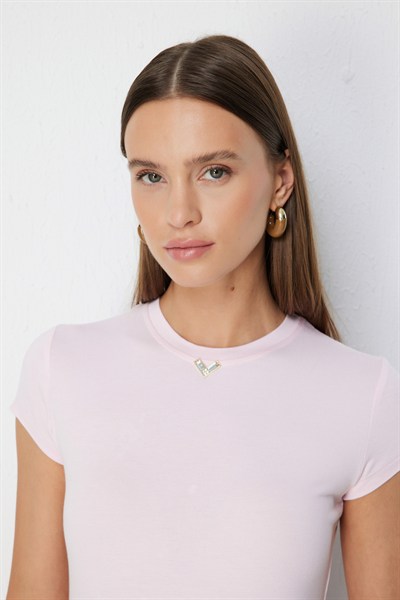 On Aksesuar Detaylı Kısa Kollu Basic Bluz PEMBE