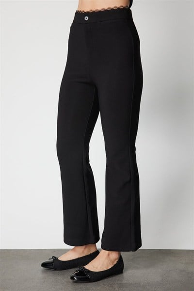 On Beli Dantelli İspanyol Paça Pantolon SIYAH
